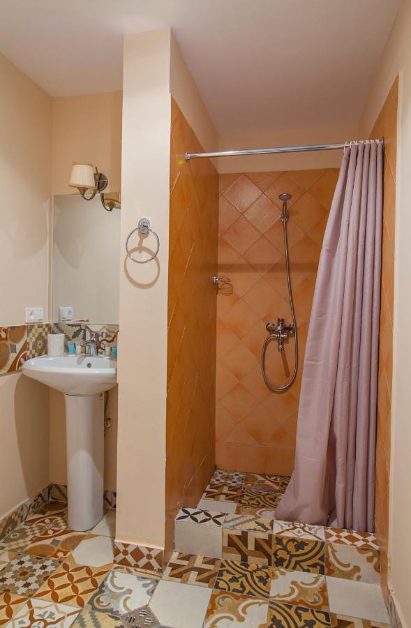Caravan Villa Tbilisi Ngoại thất bức ảnh